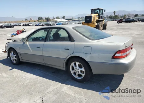 2000 Lexus Es 300 from USA, damaged, VIN JT8BF28G3Y5078015